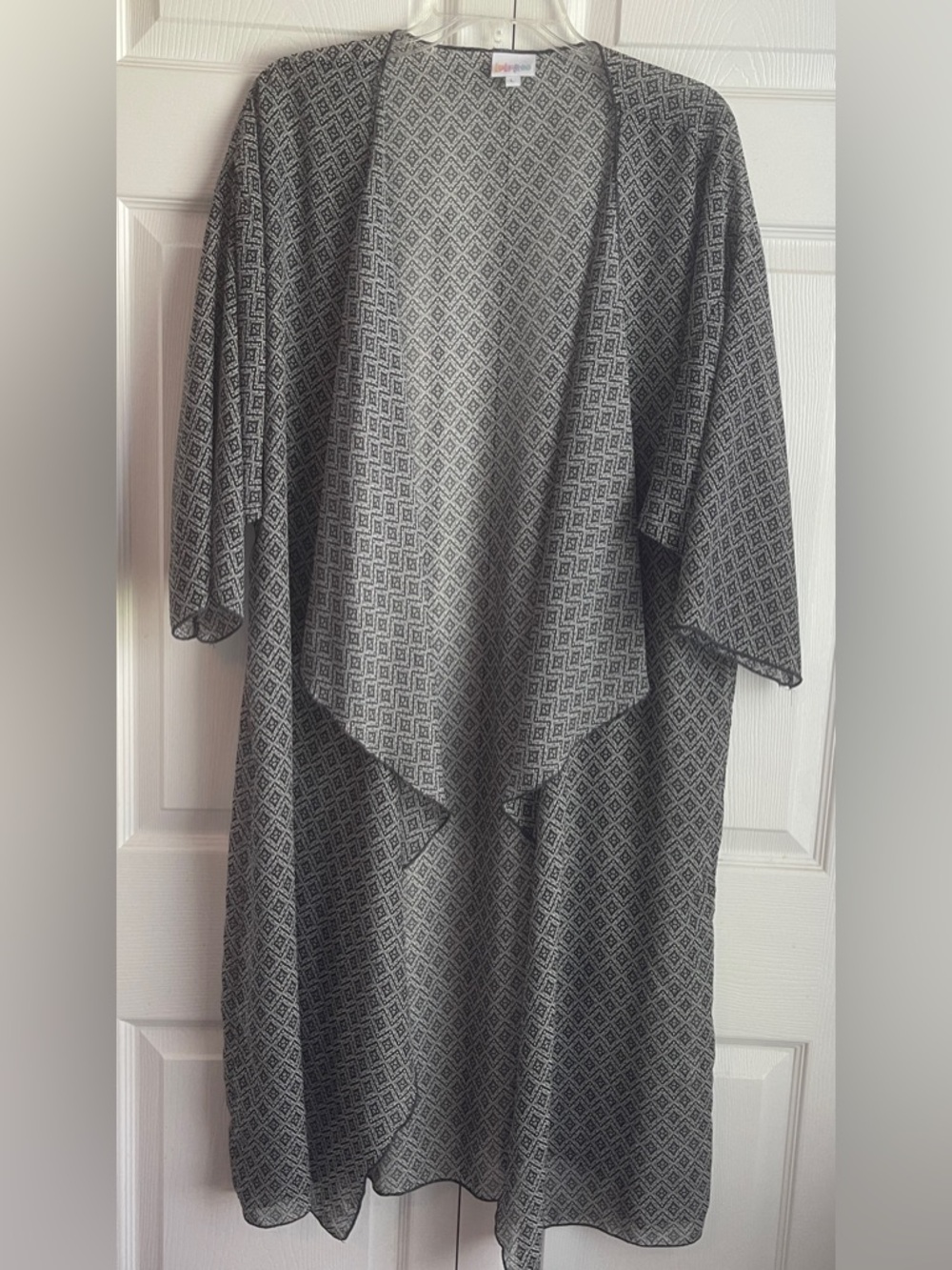 LulaRoe Black Gray Diamond Print Kimono Size Large